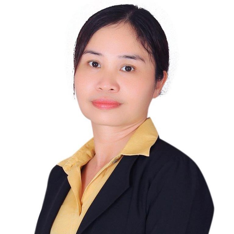 Ms. Dzung: Lawyer and Legal Consulant